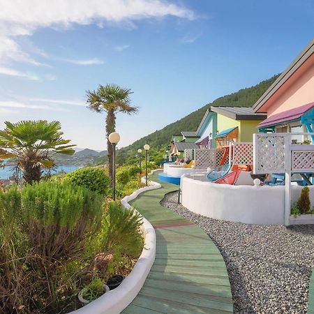 Soulmate Pension Namhae Bagian luar foto