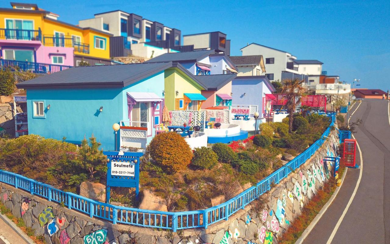 Soulmate Pension Namhae Bagian luar foto