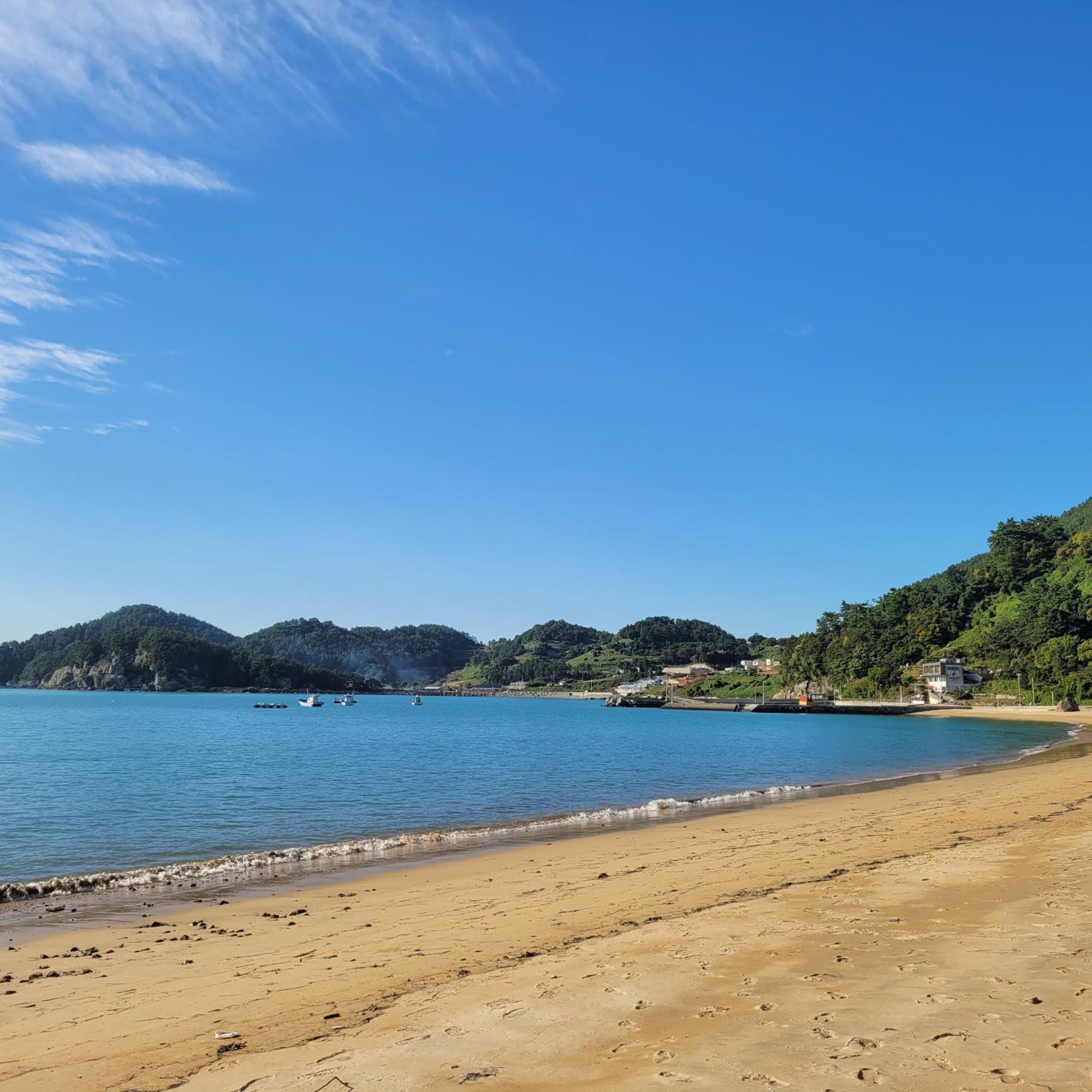 Soulmate Pension Namhae Bagian luar foto